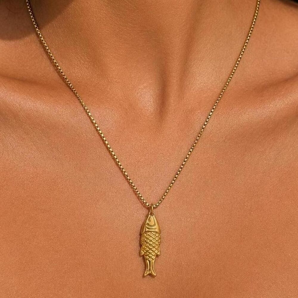 gold fish necklace D47